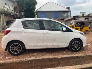 Toyota Yaris LE Hatchback 5dr 2016 White