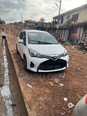 Toyota Yaris LE Hatchback 5dr 2016 White