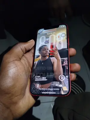 Apple iPhone 12 64 GB Red