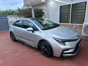 Toyota Corolla XSE 2024 Silver