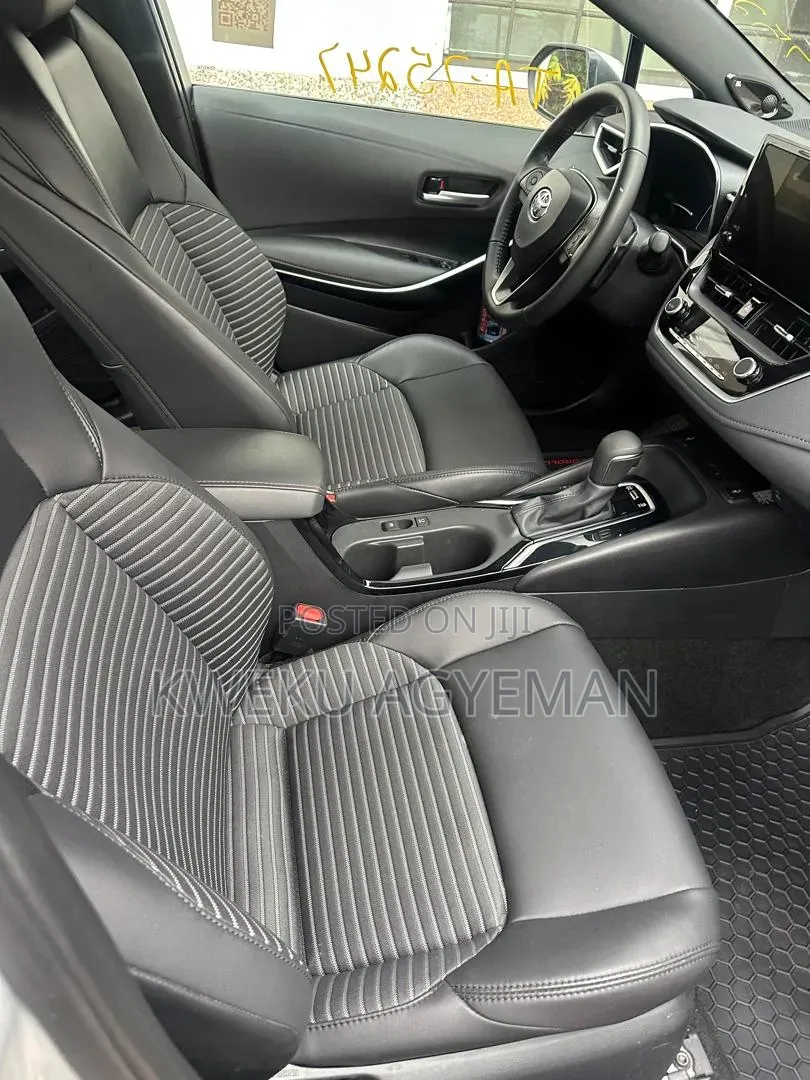 Toyota Corolla XSE 2024 Silver