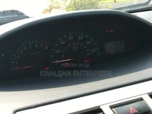 Toyota Yaris 2011 Silver