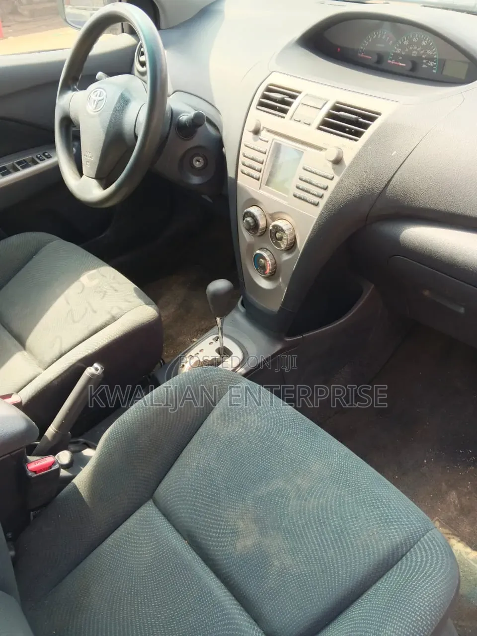 Toyota Yaris 2011 Silver