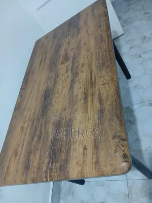 Affordable Dinning Table With Metal Legs