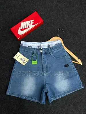 High Quality Stock Ladies Short Jeans