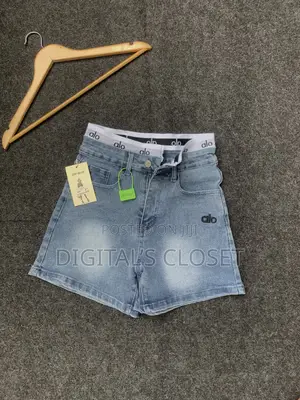 High Quality Stock Ladies Short Jeans