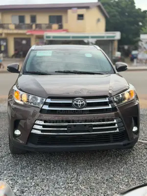 Toyota Highlander Limited 2019 Brown