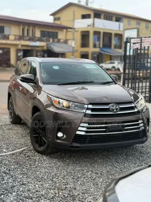 Toyota Highlander Limited 2019 Brown