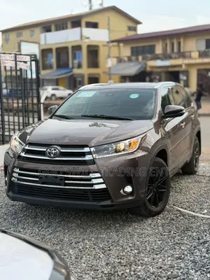 Toyota Highlander Limited 2019 Brown