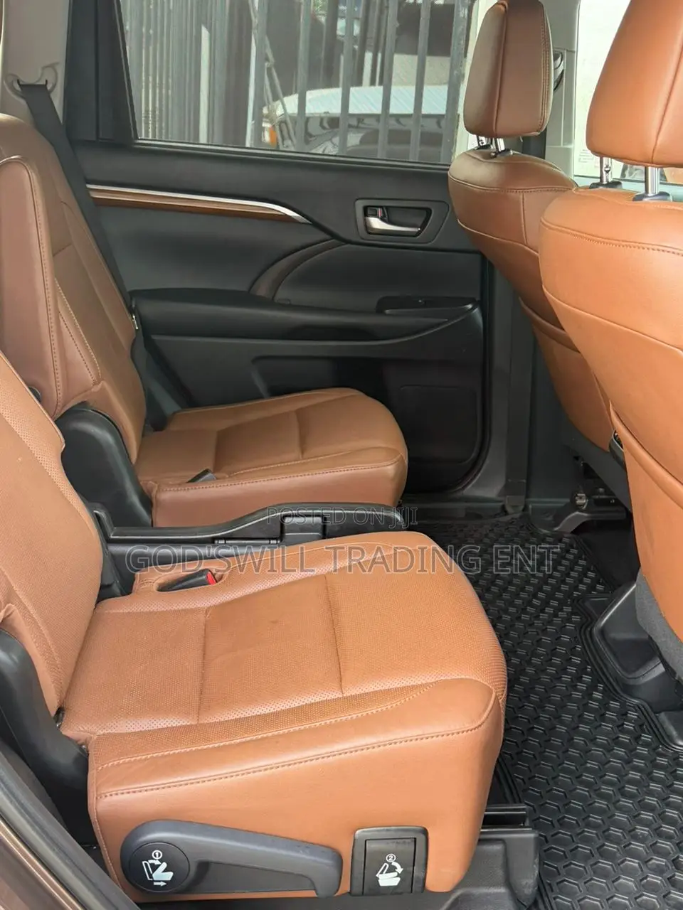 Toyota Highlander Limited 2019 Brown