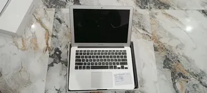 Laptop Apple MacBook Air 2GB Intel Core i5 SSHD (Hybrid) 320GB