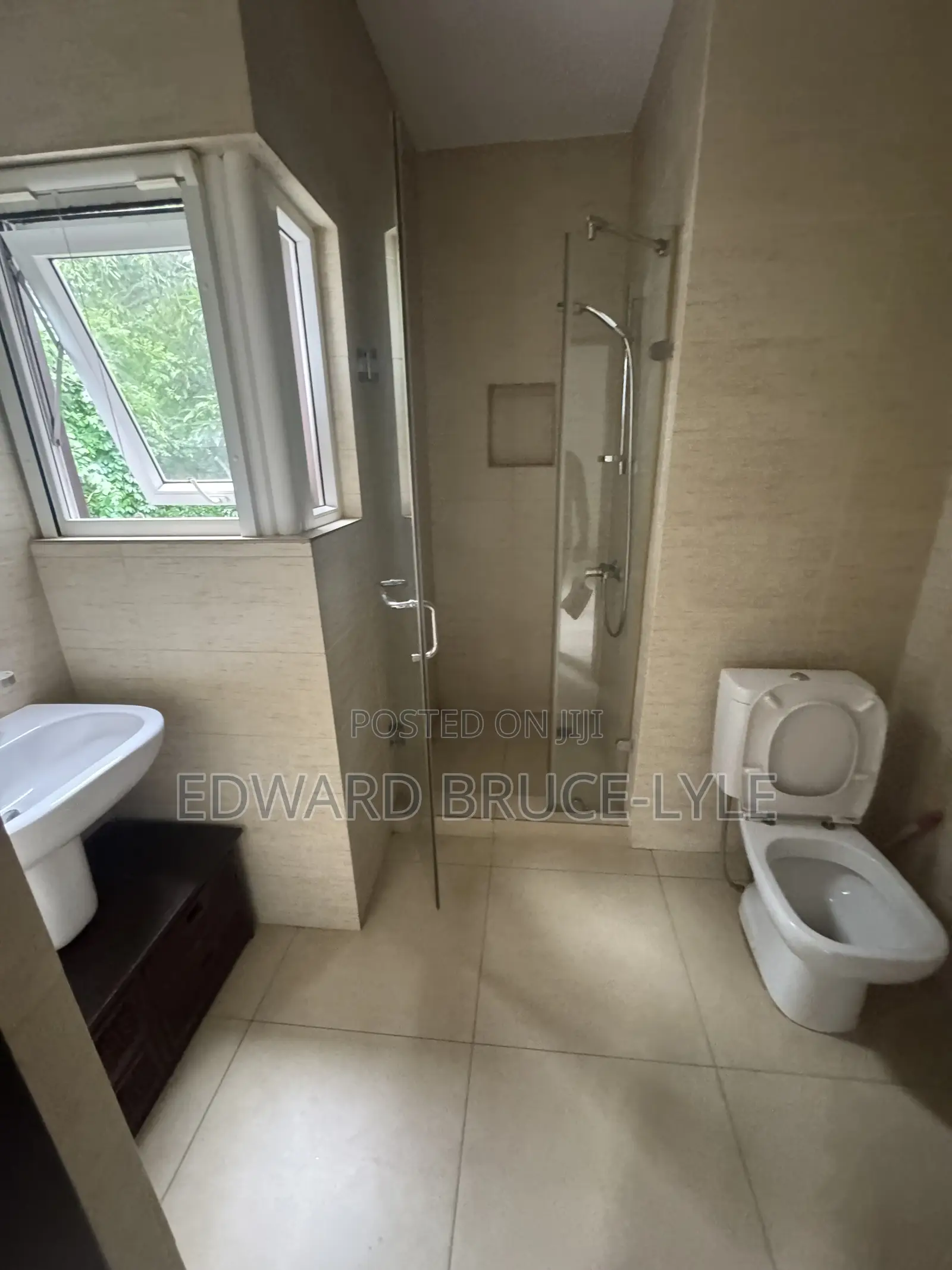 4bdrm Townhouse / Terrace in Airport Residential Area for rent
