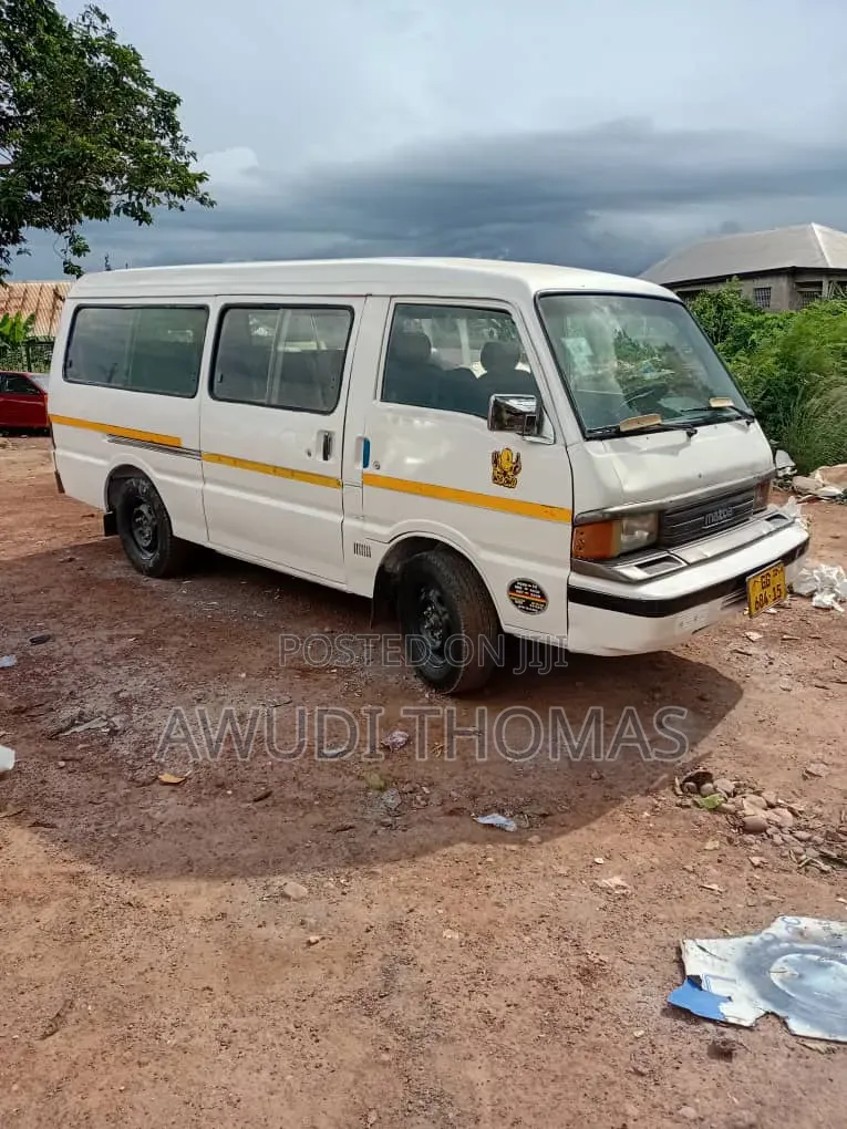Mazda E2000 1988 White
