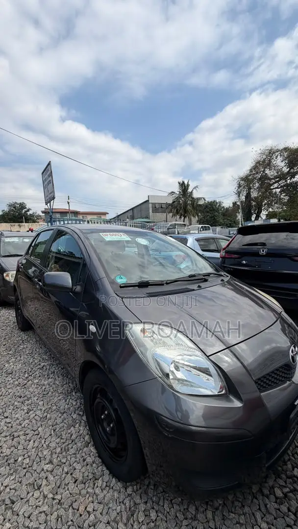 Toyota Yaris 2009 Gray