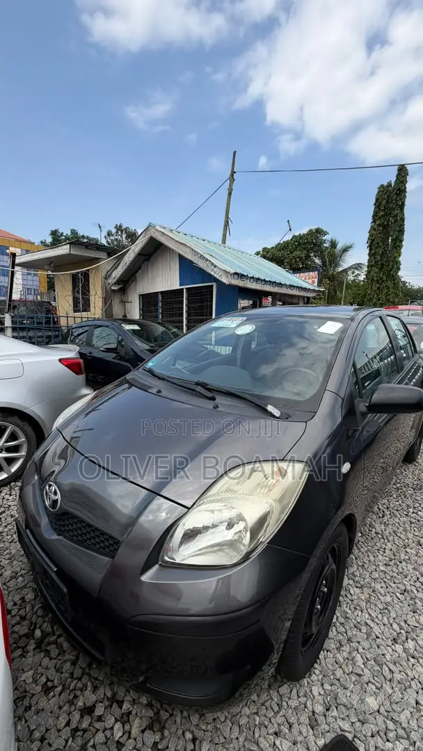 Toyota Yaris 2009 Gray