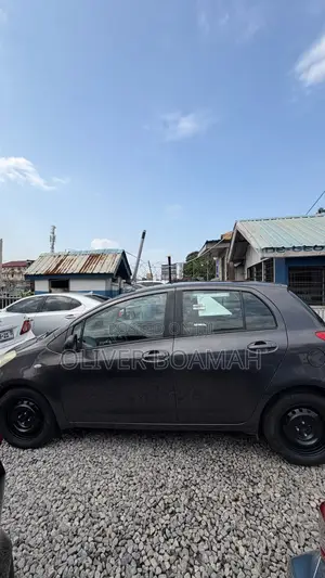 Toyota Yaris 2009 Gray