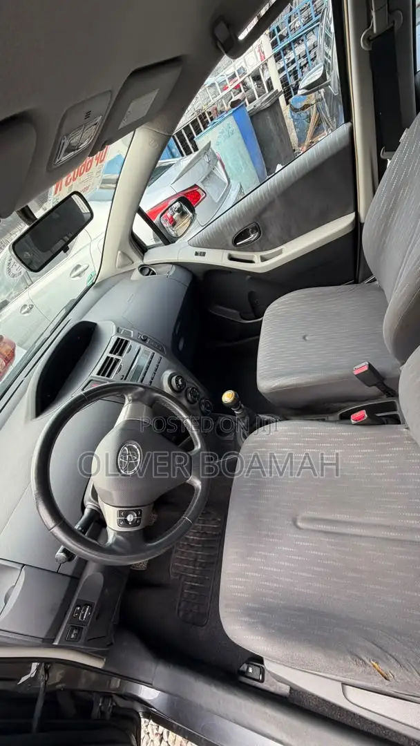 Toyota Yaris 2009 Gray