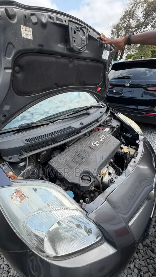 Toyota Yaris 2009 Gray