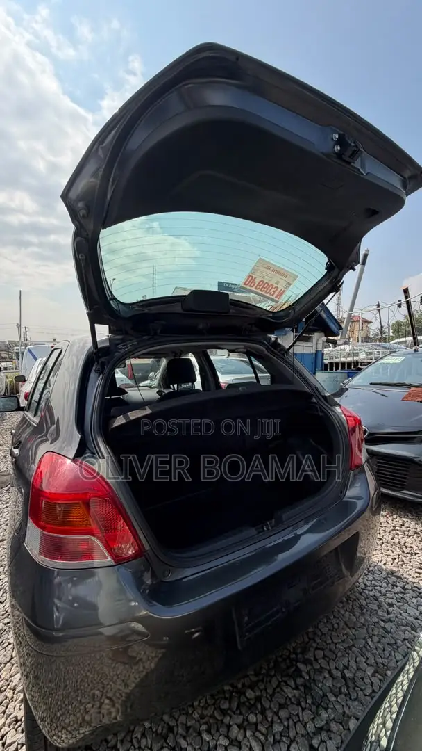 Toyota Yaris 2009 Gray