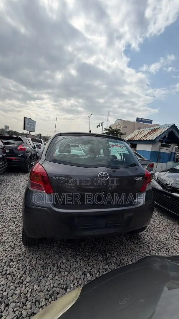 Toyota Yaris 2009 Gray