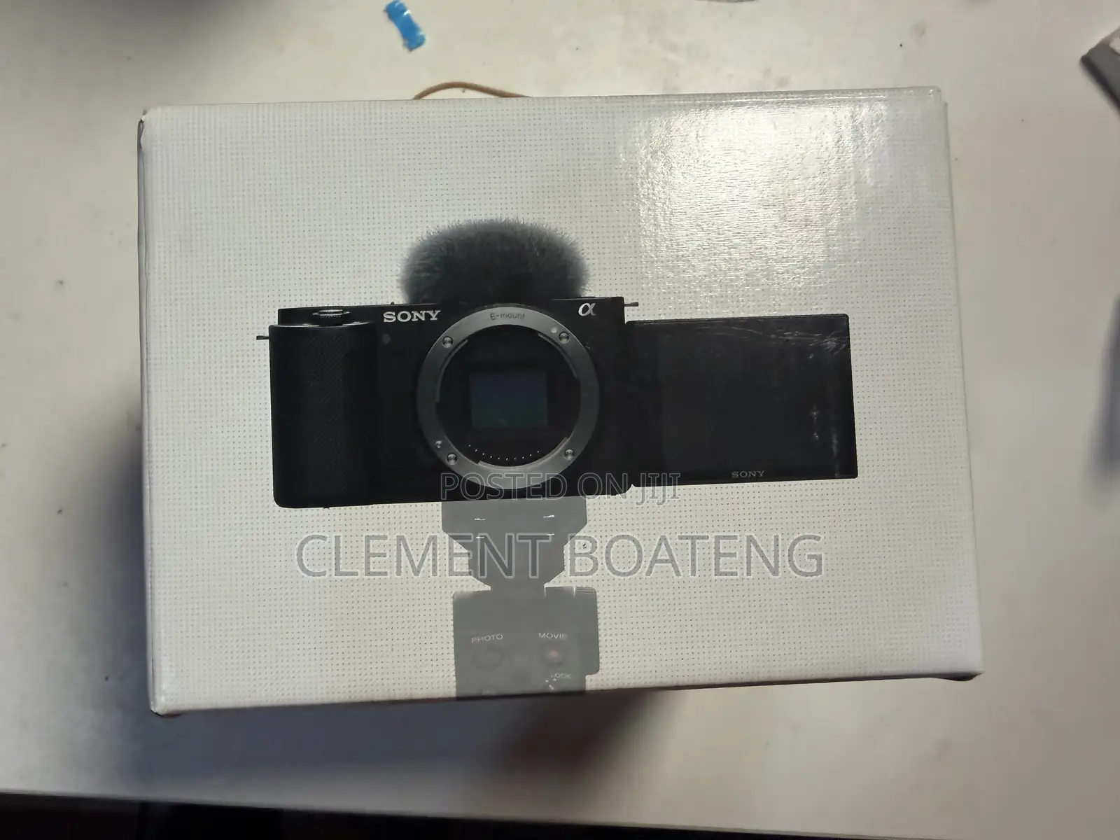 Sony Zv-E10 Mirrorless Camera With Power Supply Adaptor and 512 Sdcard