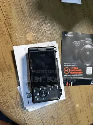 Sony Zv-E10 Mirrorless Camera With Power Supply Adaptor and 512 Sdcard