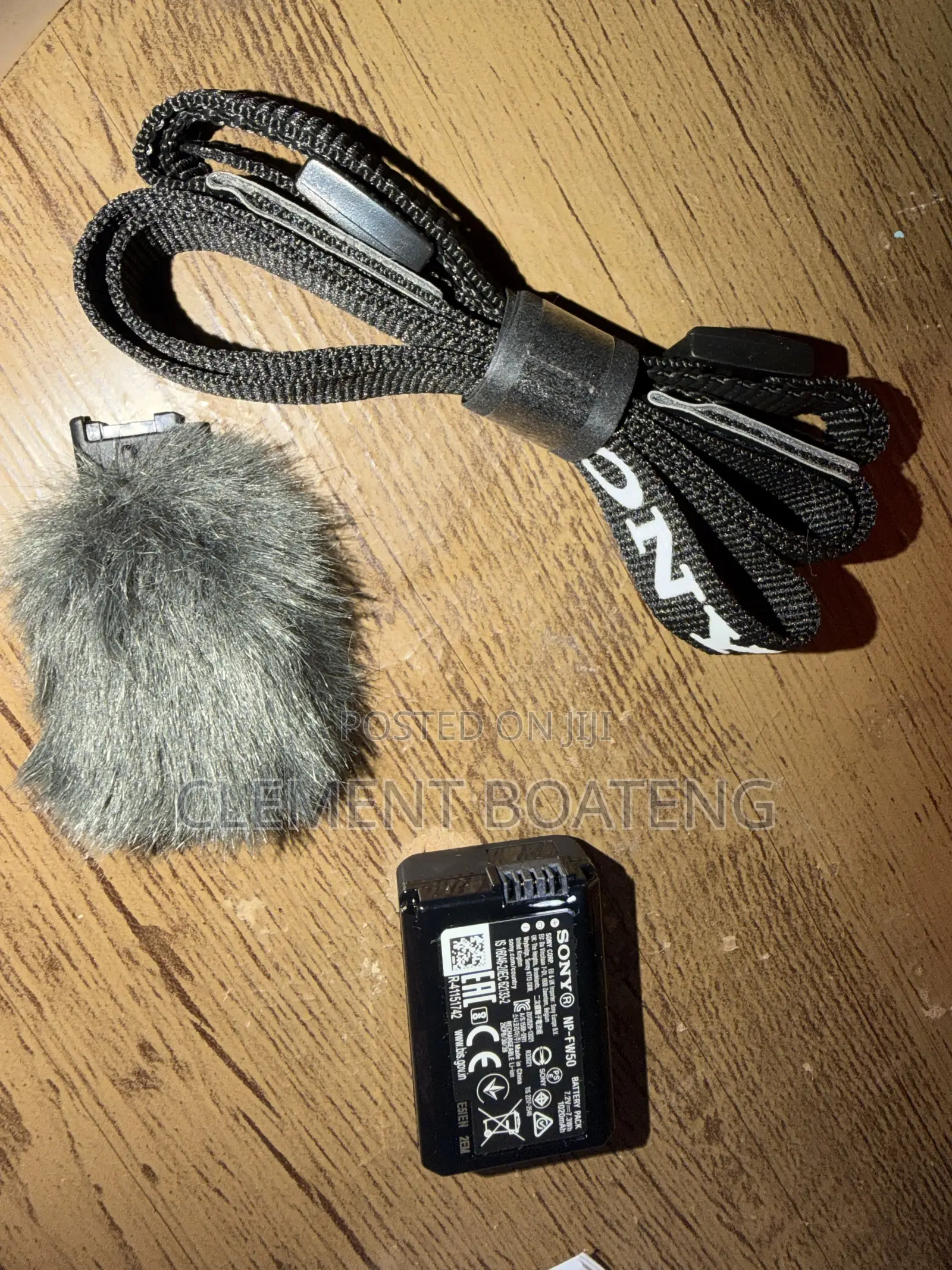 Sony Zv-E10 Mirrorless Camera With Power Supply Adaptor and 512 Sdcard