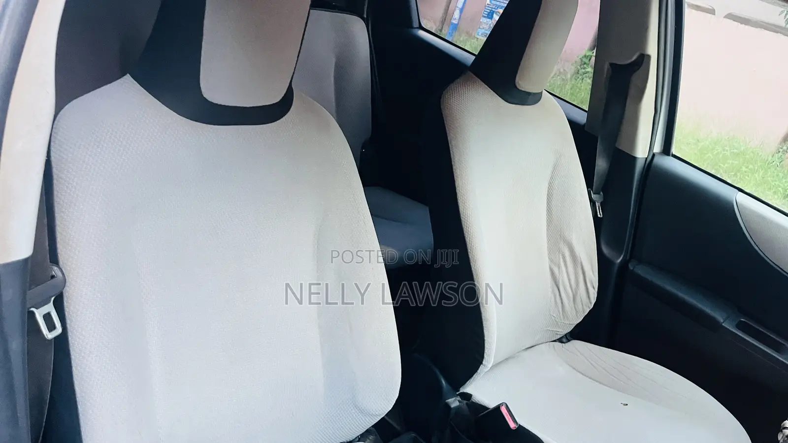Toyota Vitz 1.3 AWD 3dr 2012 Gray