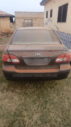 Toyota Corolla L 4-Speed Automatic 2013 Brown