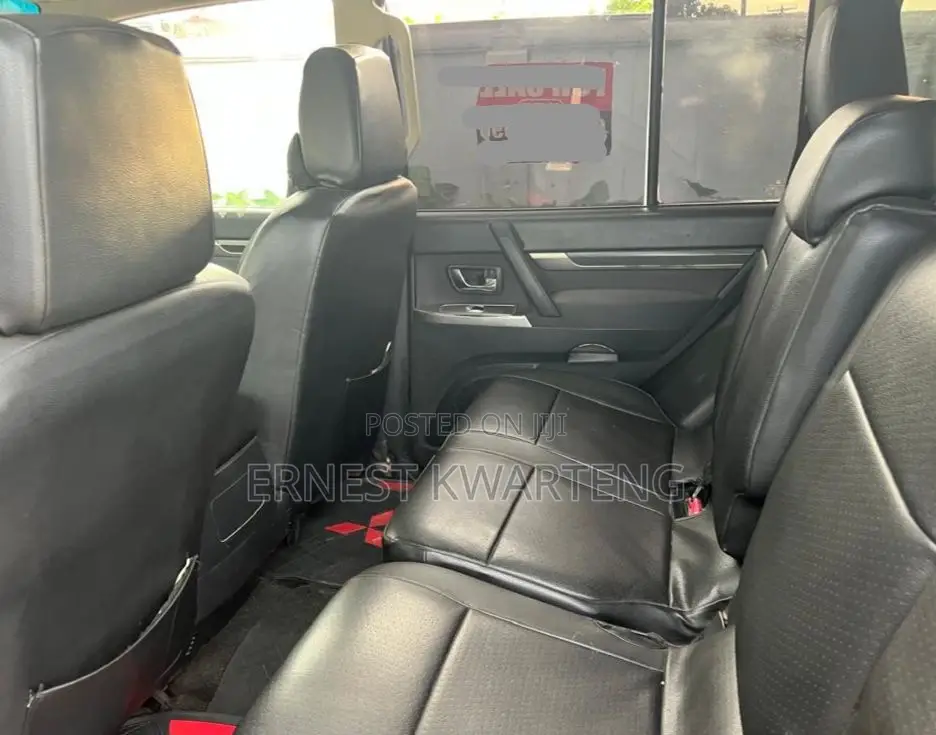Mitsubishi Pajero 2015 Black