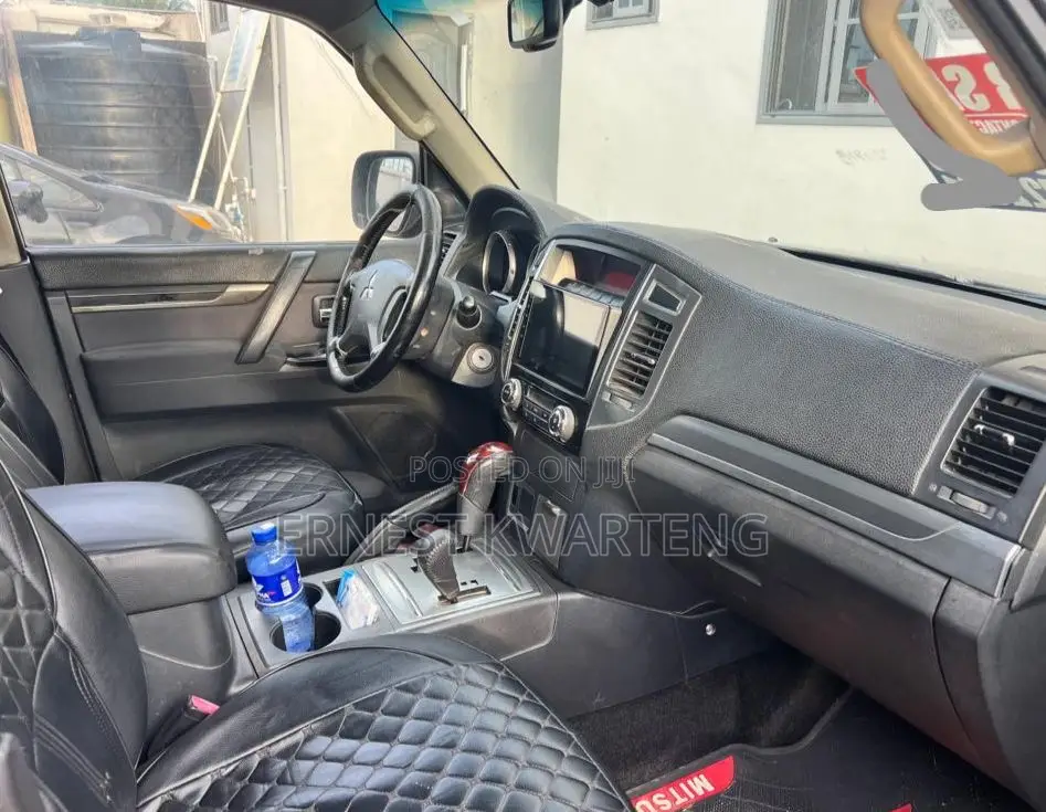 Mitsubishi Pajero 2015 Black