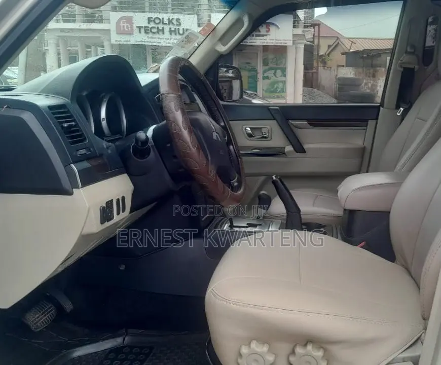 Mitsubishi Pajero V80 3.0 VR-I 2014 Gray