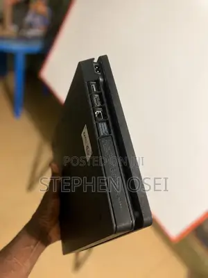 Playstation 4 Slim