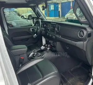Jeep Wrangler 2021 White