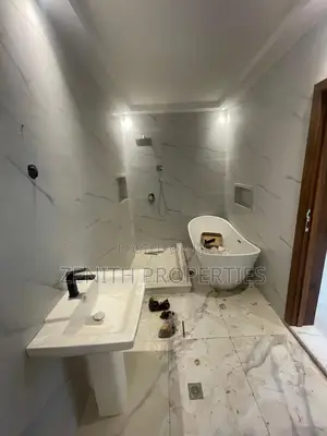 3bdrm Apartment in Zenith Properties, West Hills Mall Area for rent