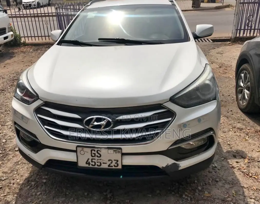 Hyundai Santa Fe 2017 White
