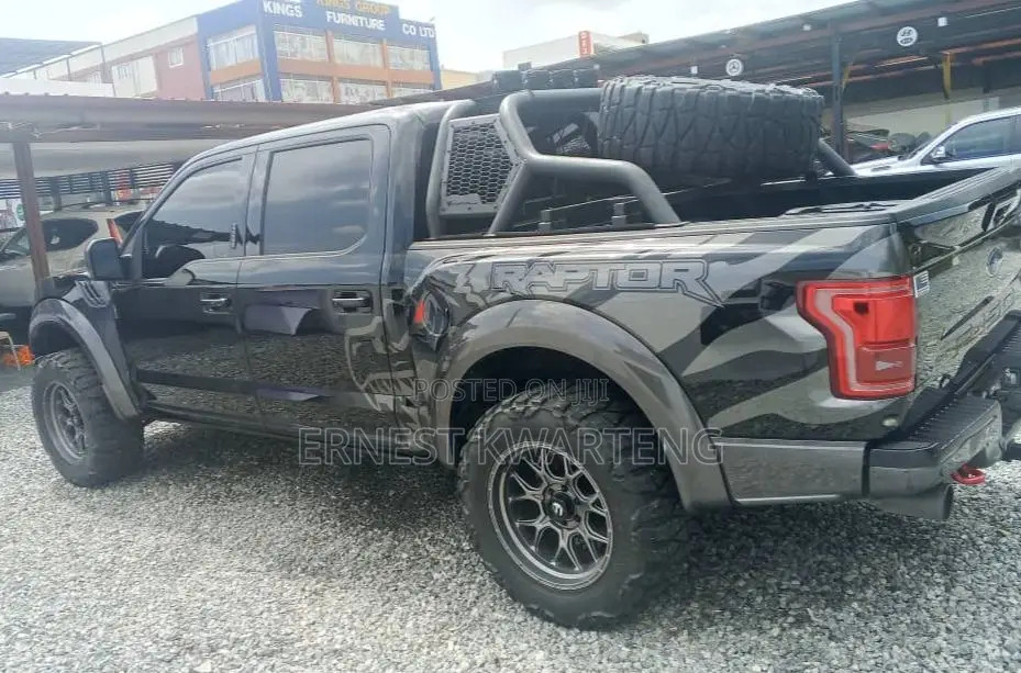Ford F-150 Raptor 4x4 SuperCab Styleside 5.5 ft. box 133 in. WB 2018 Black