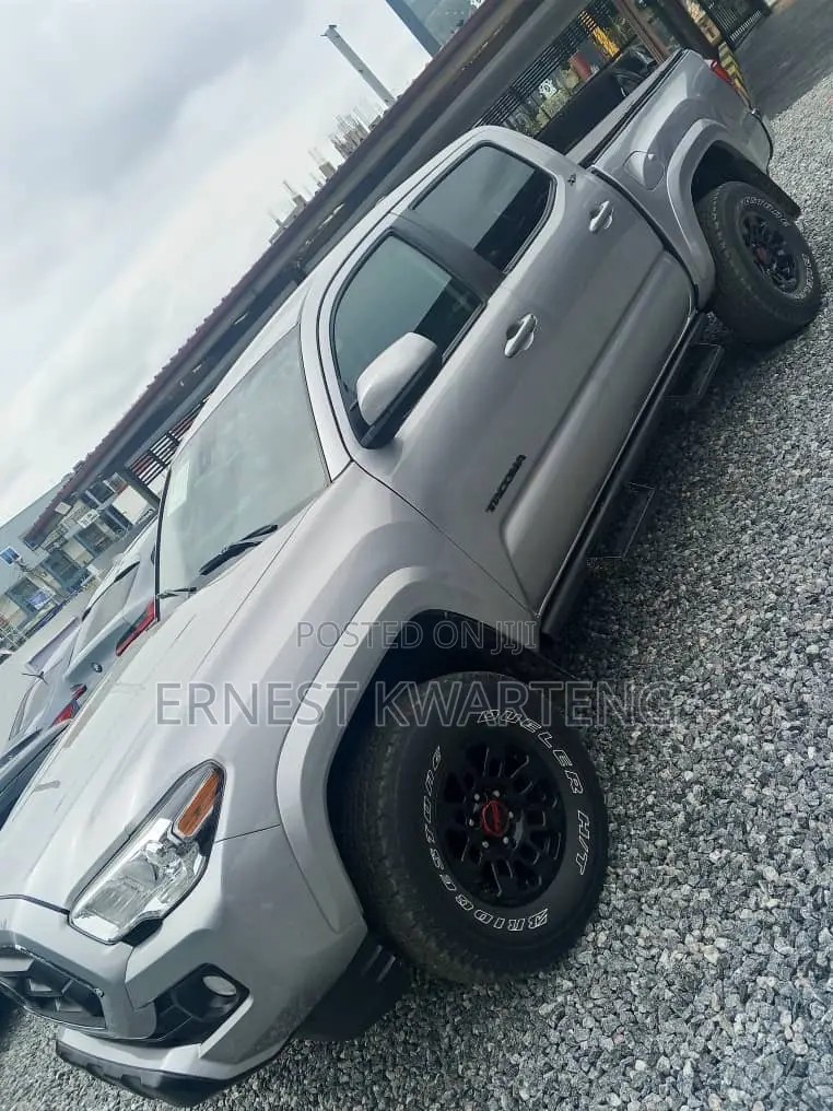 Toyota Tacoma 2022 Gray