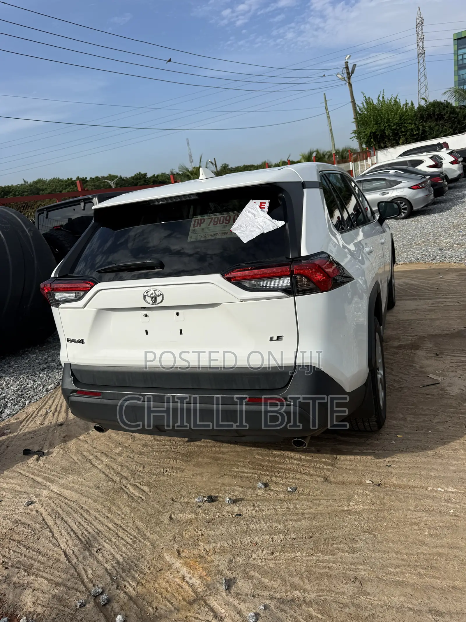 Toyota RAV4 LE 2022 White