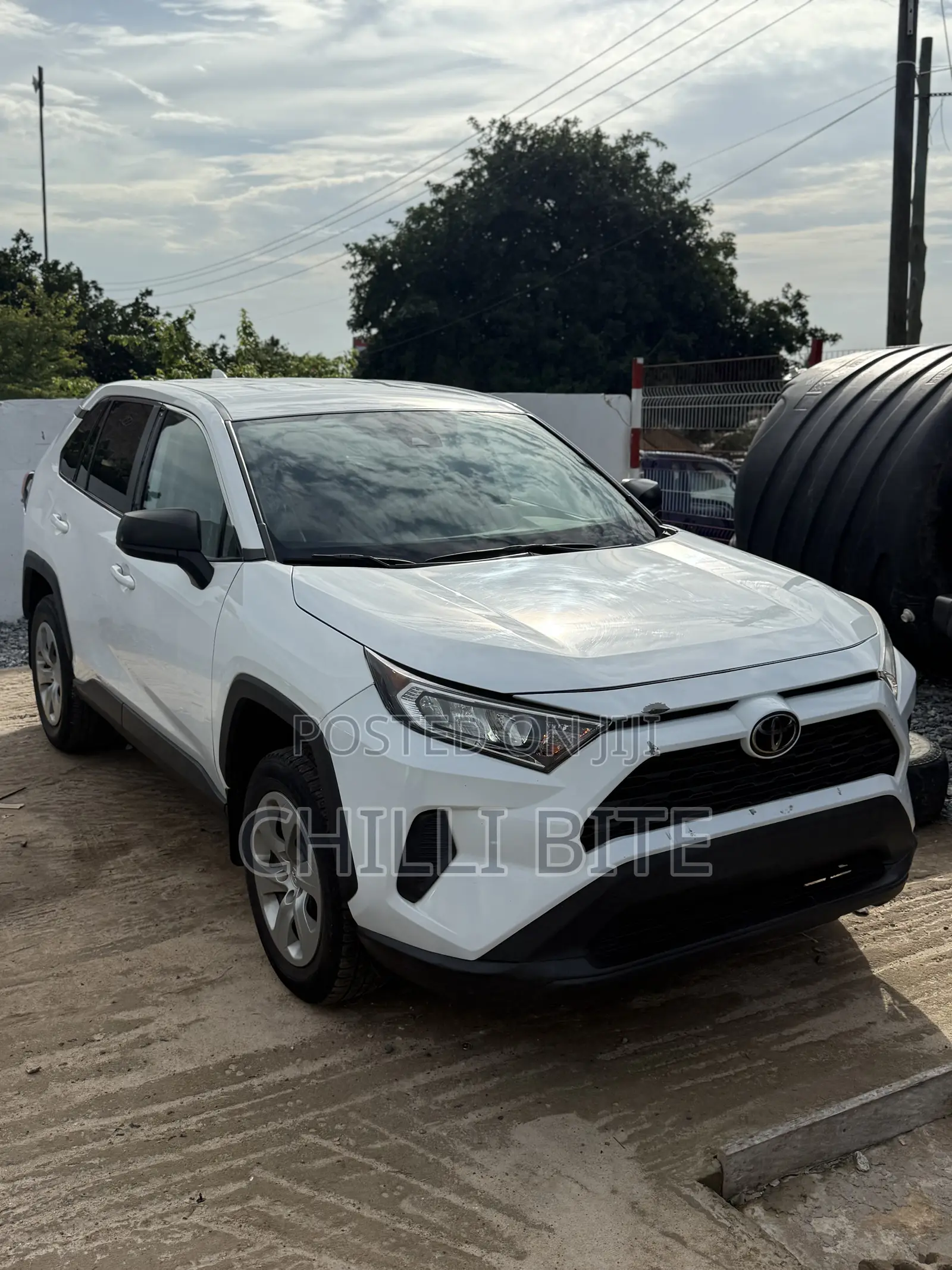Toyota RAV4 LE 2022 White