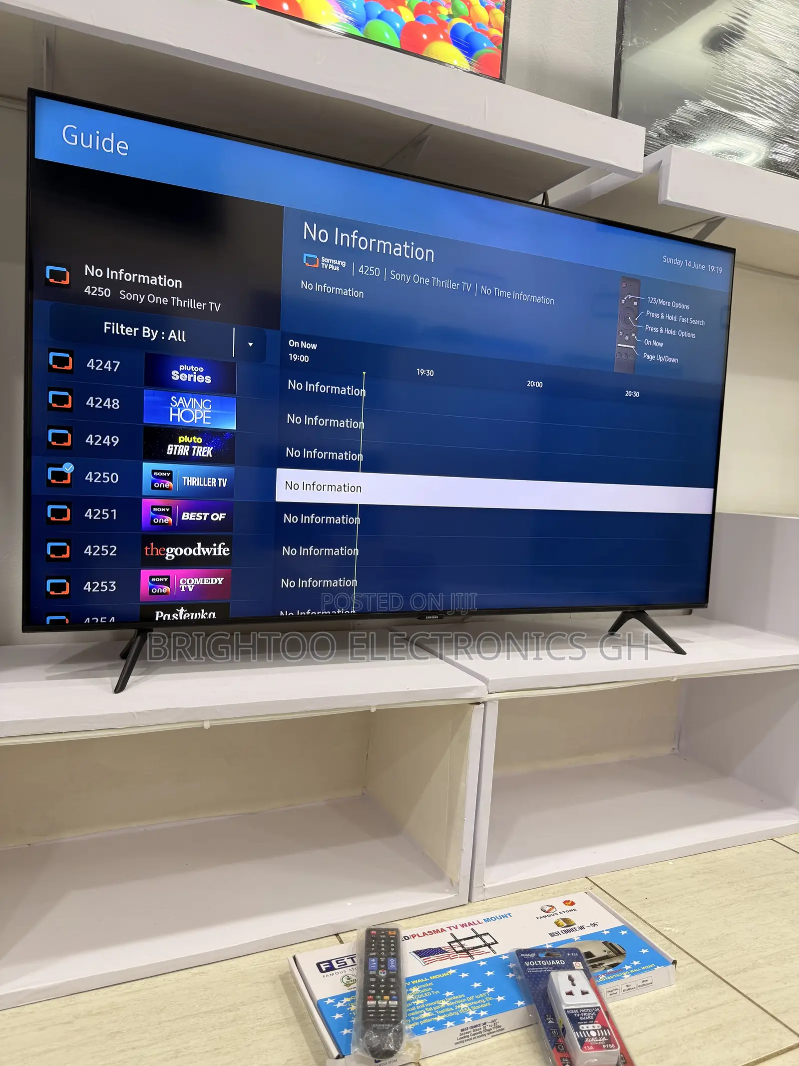 55inches Samsung Crystal Uhd HDR Smart Machine