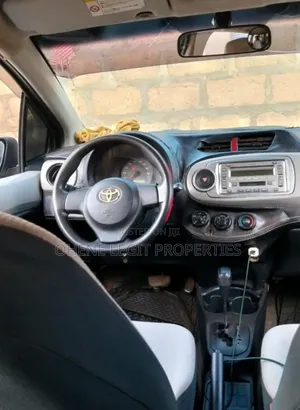 Toyota Vitz 2012 Black