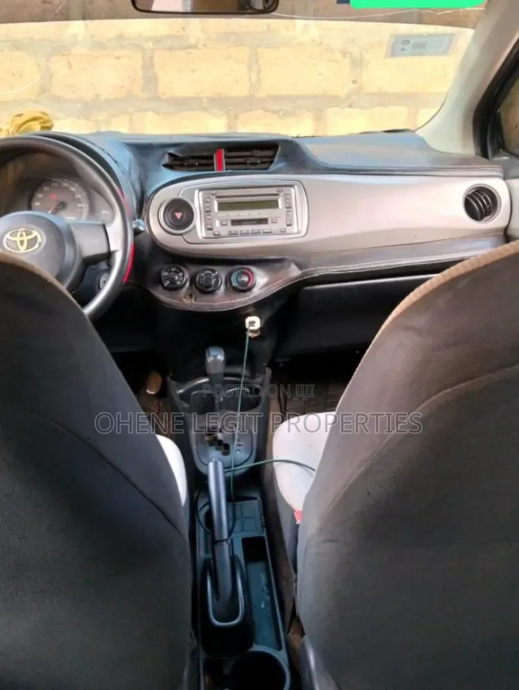 Toyota Vitz 2012 Black