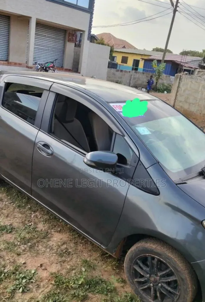 Toyota Vitz 2012 Black
