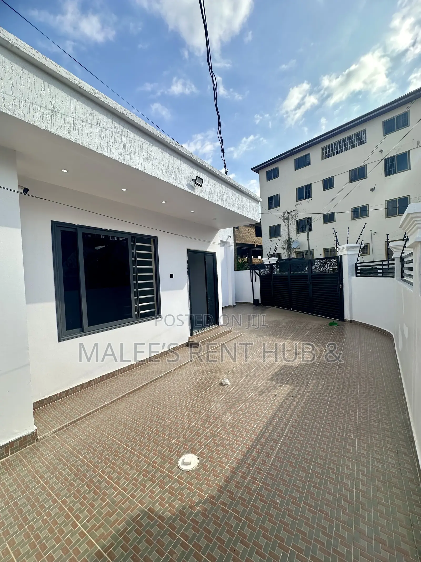 3bdrm House in , Spintex for sale
