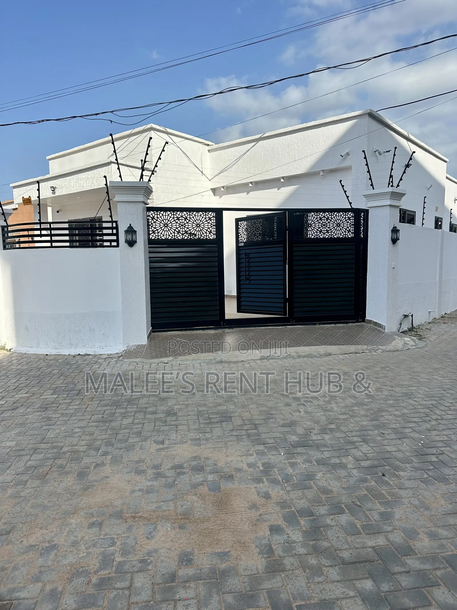3bdrm House in , Spintex for sale