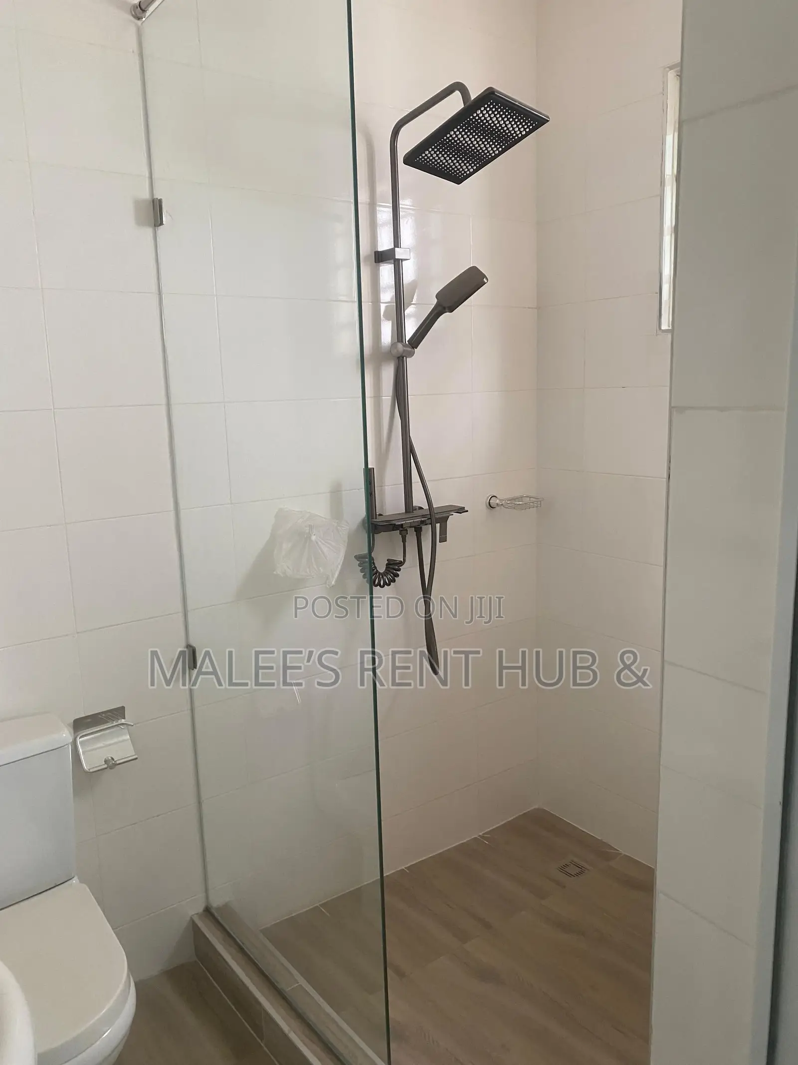 3bdrm House in Maleesrenthub, Spintex for rent