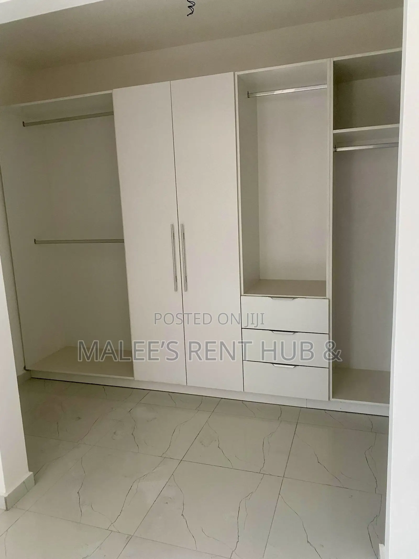 3bdrm House in Maleesrenthub, Spintex for rent