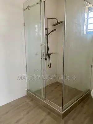 3bdrm House in Maleesrenthub, Spintex for rent
