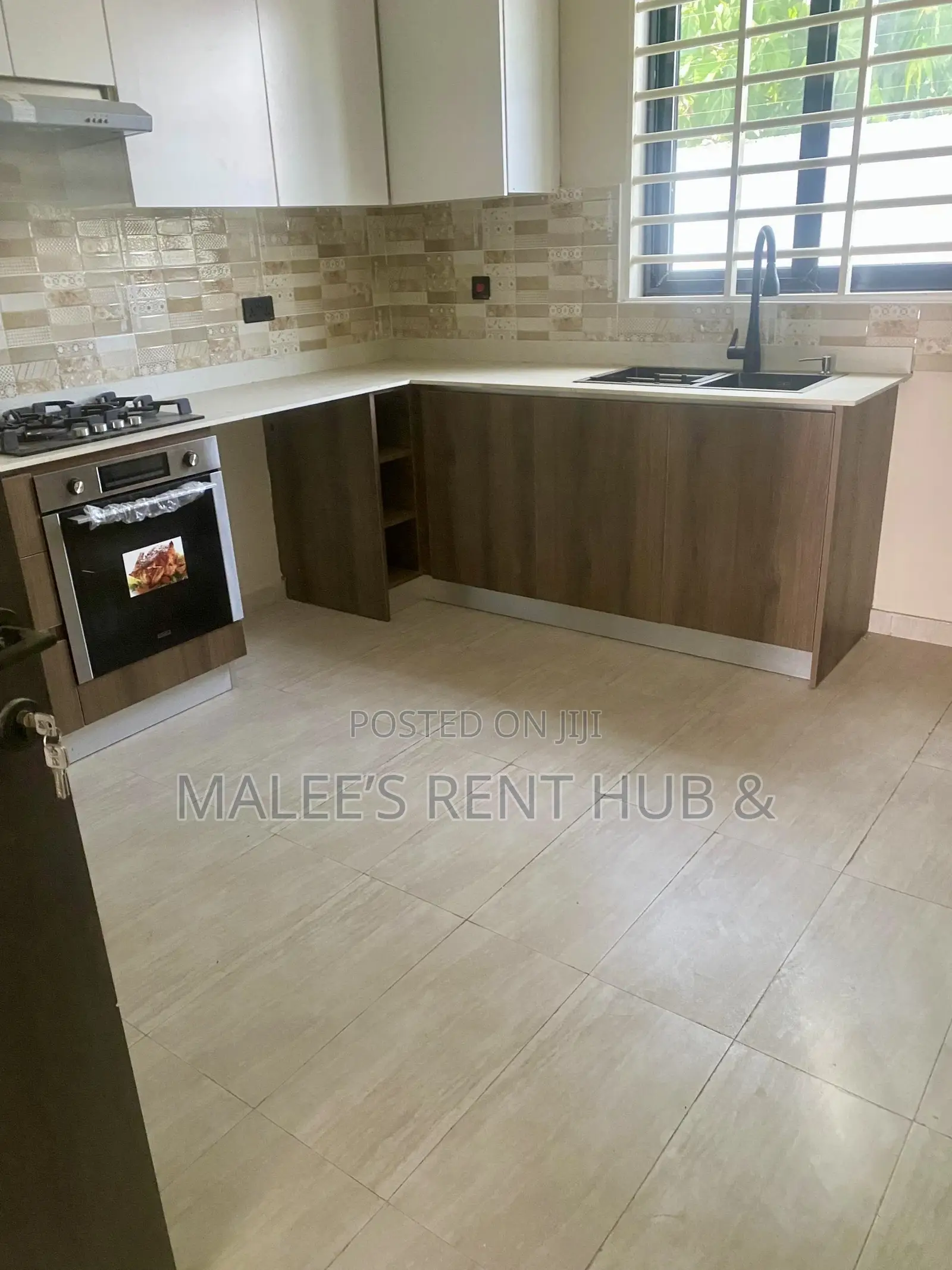 3bdrm House in Maleesrenthub, Spintex for rent